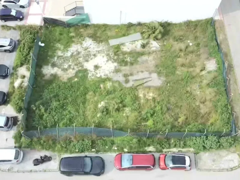 Plot - Land в продаже в Estepona, Málaga. Площадь участка 594 м²