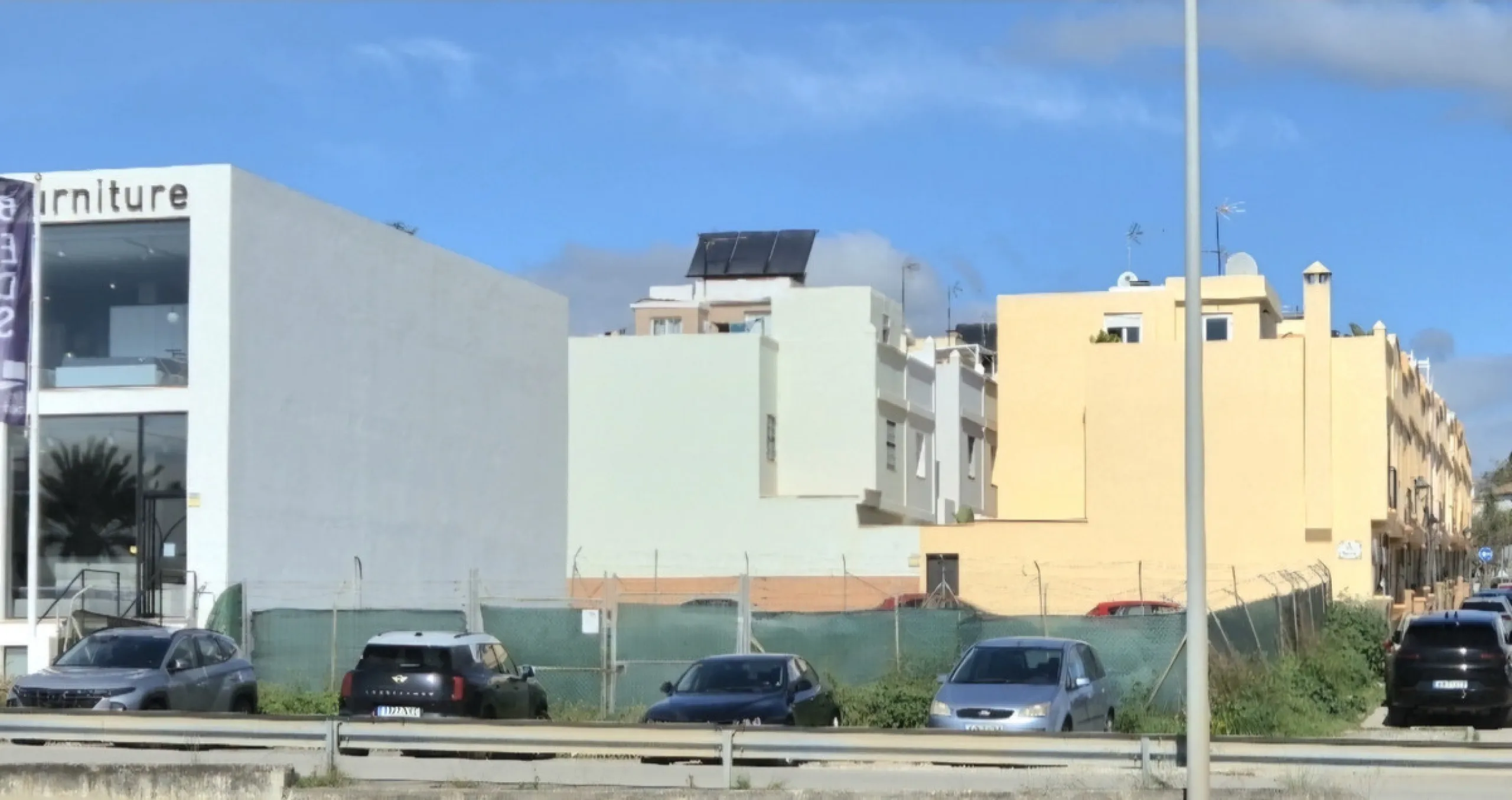 Plot - Land в продаже в Estepona, Málaga. Площадь участка 594 м²