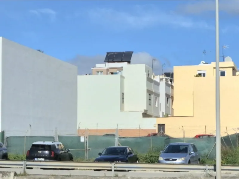 Plot - Land в продаже в Estepona, Málaga. Площадь участка 594 м²