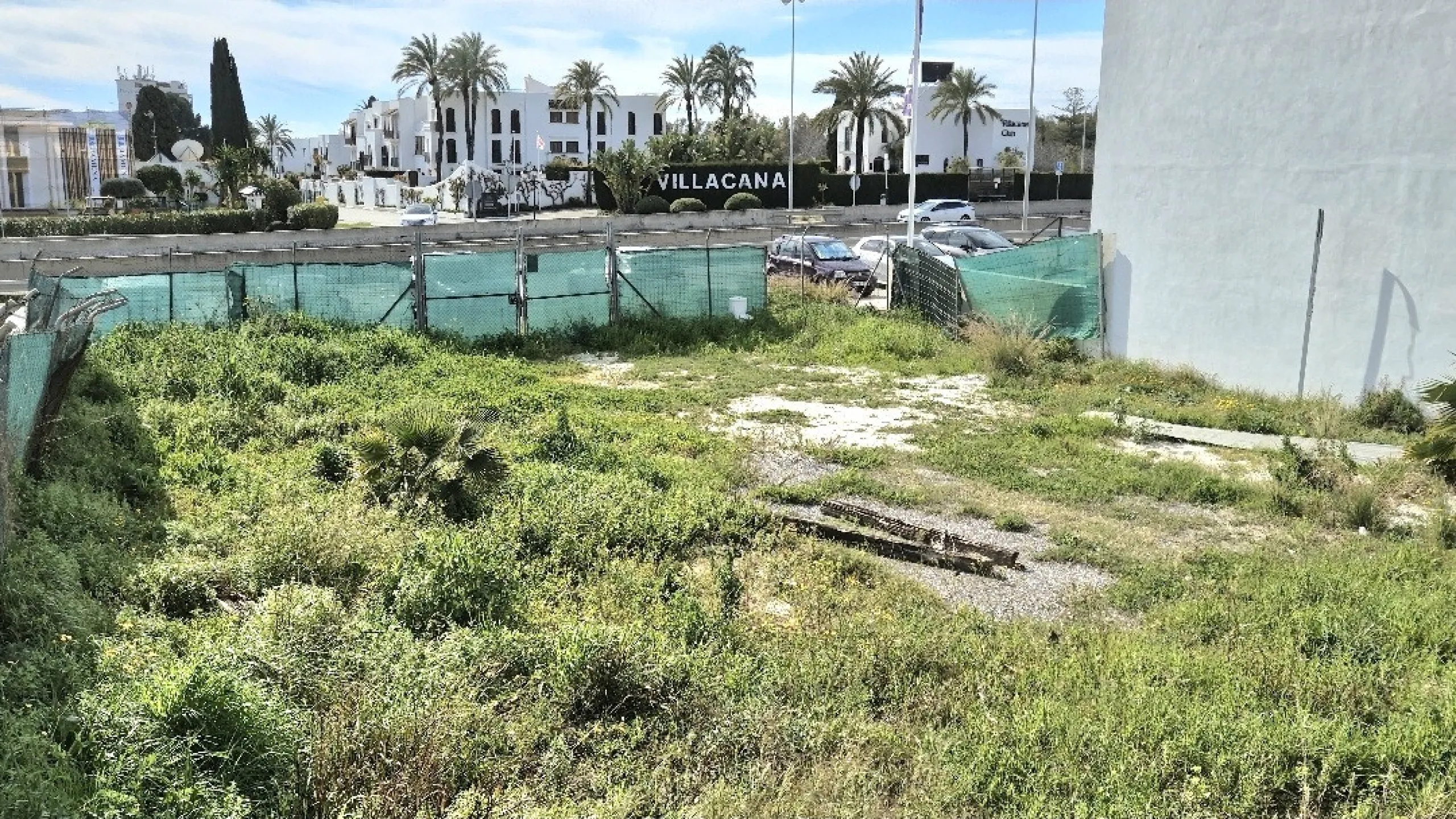 Plot - Land в продаже в Estepona, Málaga. Площадь участка 594 м²