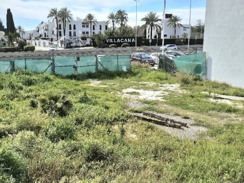 Plot - Land в продаже в Estepona, Málaga. Площадь участка 594 м²