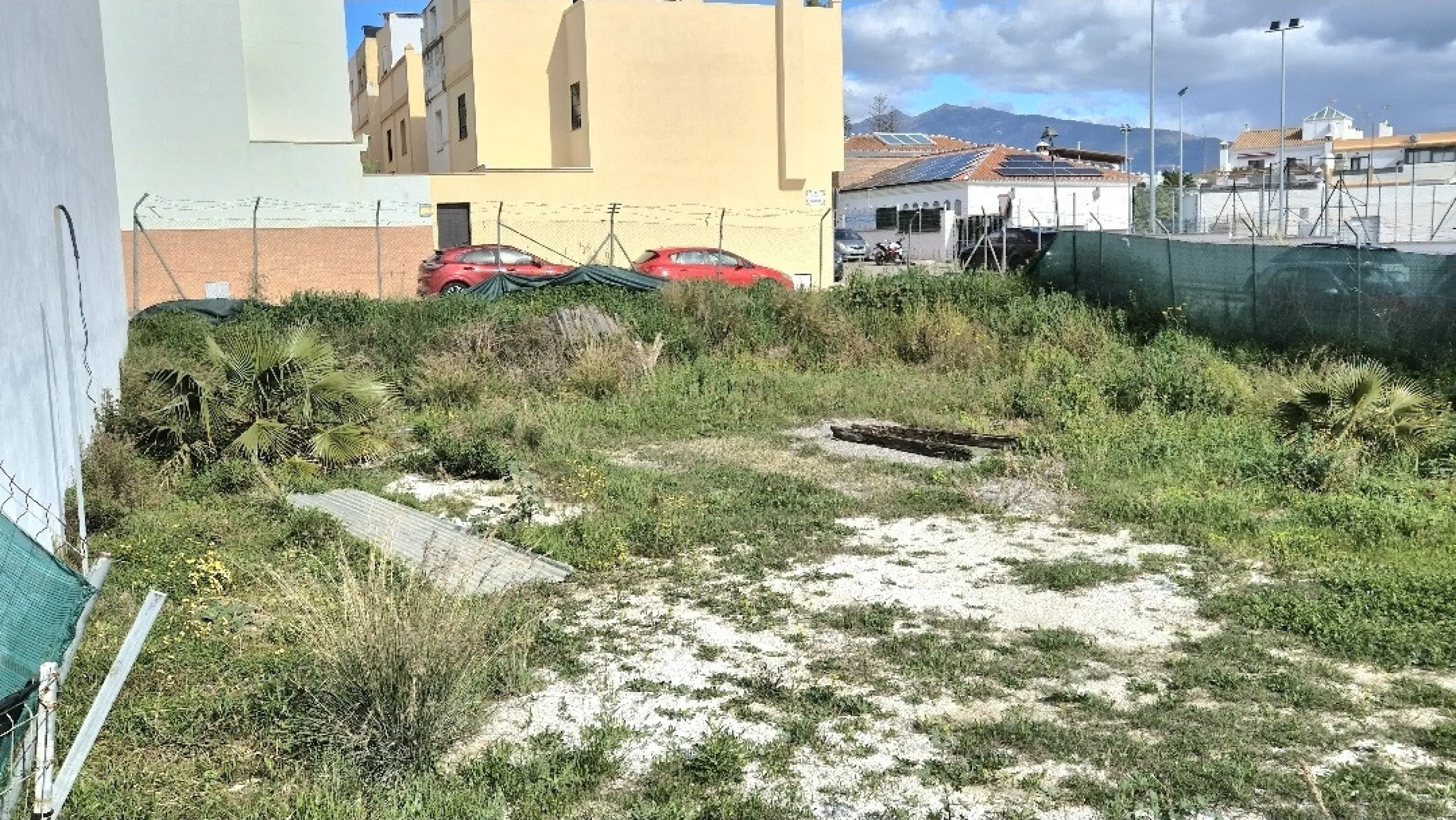 Plot - Land в продаже в Estepona, Málaga. Площадь участка 594 м²
