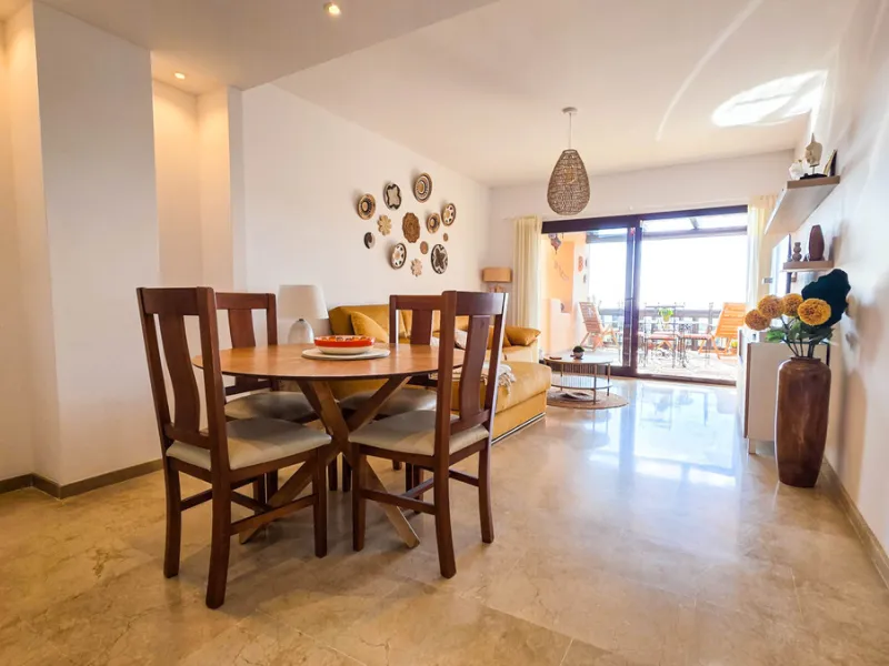 Ideally positioned on the frontline between San Luis de Sabinillas and La Duquesa, this well-presented apartment offers unobstructed panoramic sea views and a location that places both the beach and marina within easy walking distance. Set within a sought