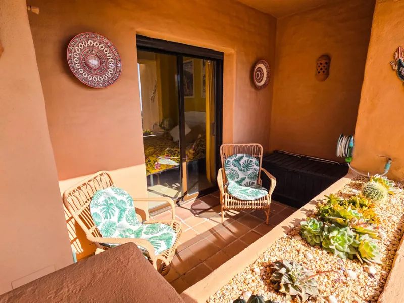 Ideally positioned on the frontline between San Luis de Sabinillas and La Duquesa, this well-presented apartment offers unobstructed panoramic sea views and a location that places both the beach and marina within easy walking distance. Set within a sought
