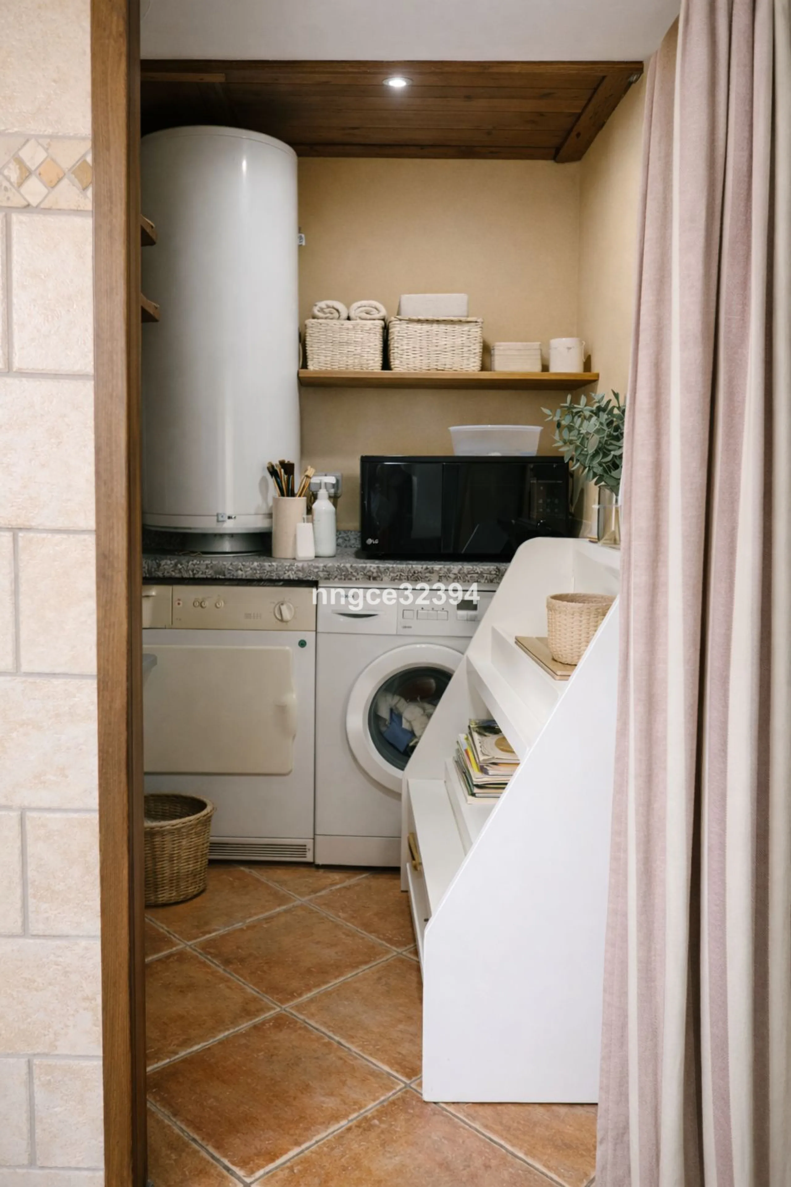 Spacious Duplex Ático with Wrap-Around Terrace and Beautiful La Concha Views in San Pedro