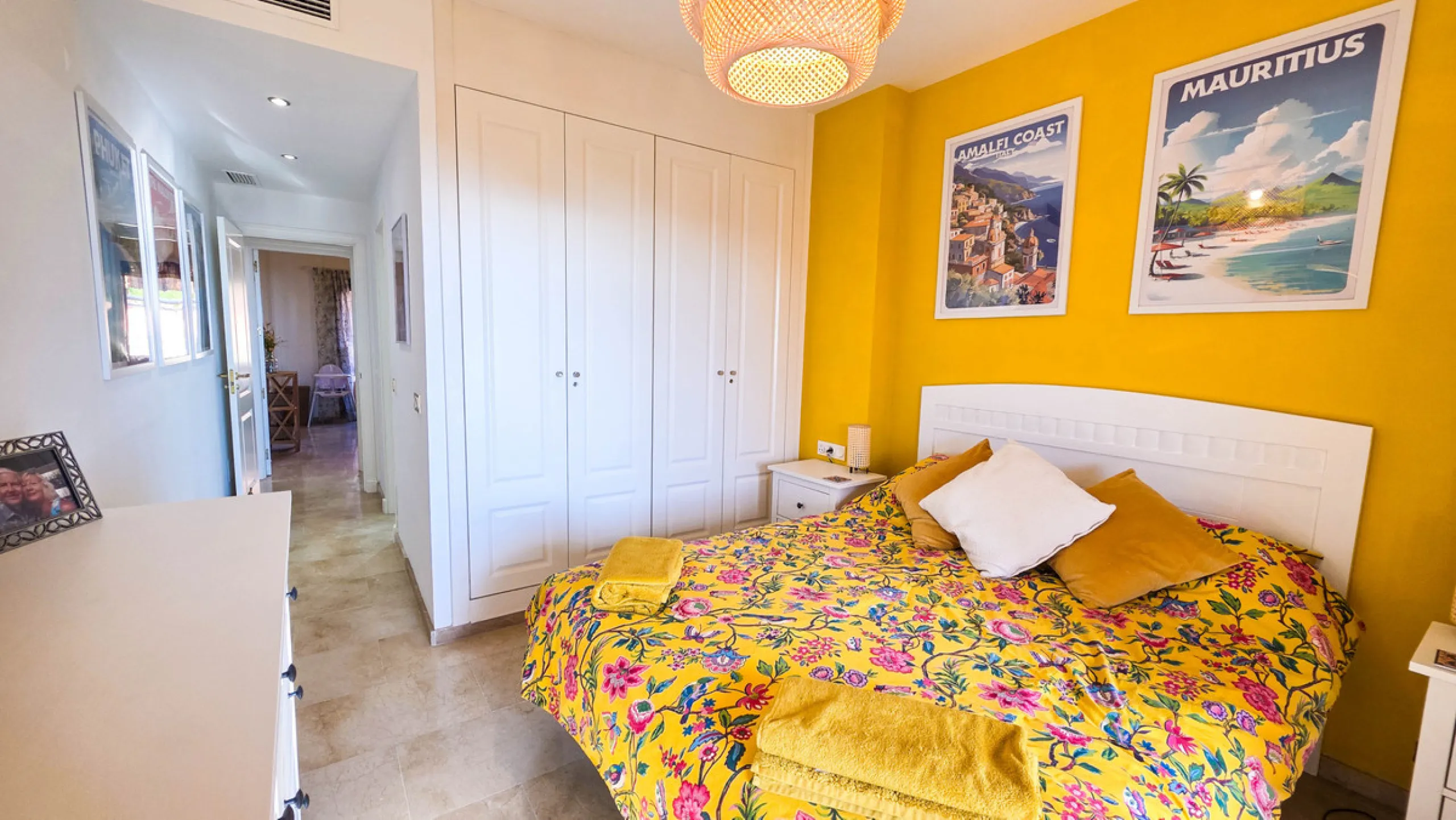 Ideally positioned on the frontline between San Luis de Sabinillas and La Duquesa, this well-presented apartment offers unobstructed panoramic sea views and a location that places both the beach and marina within easy walking distance. Set within a sought