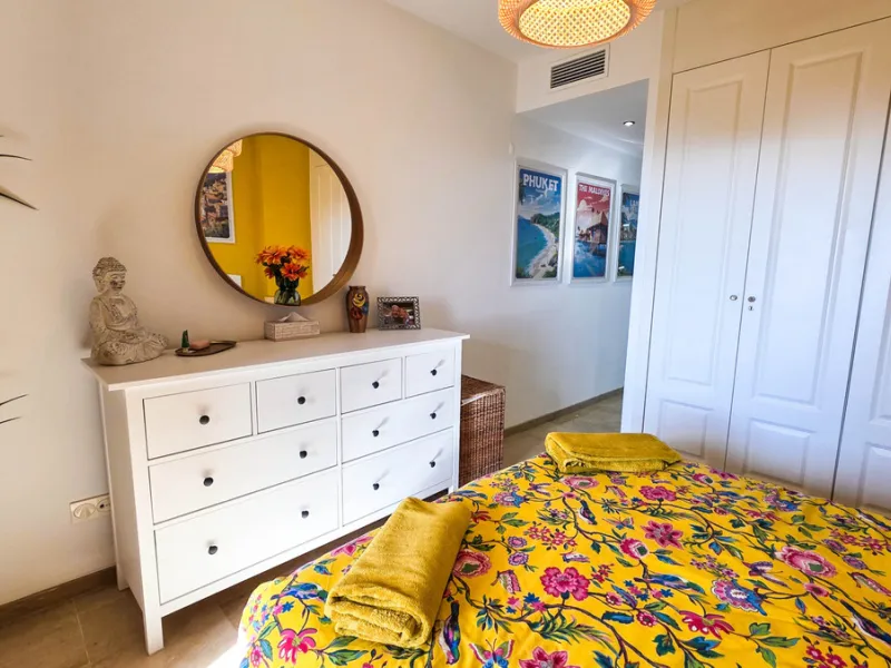 Ideally positioned on the frontline between San Luis de Sabinillas and La Duquesa, this well-presented apartment offers unobstructed panoramic sea views and a location that places both the beach and marina within easy walking distance. Set within a sought