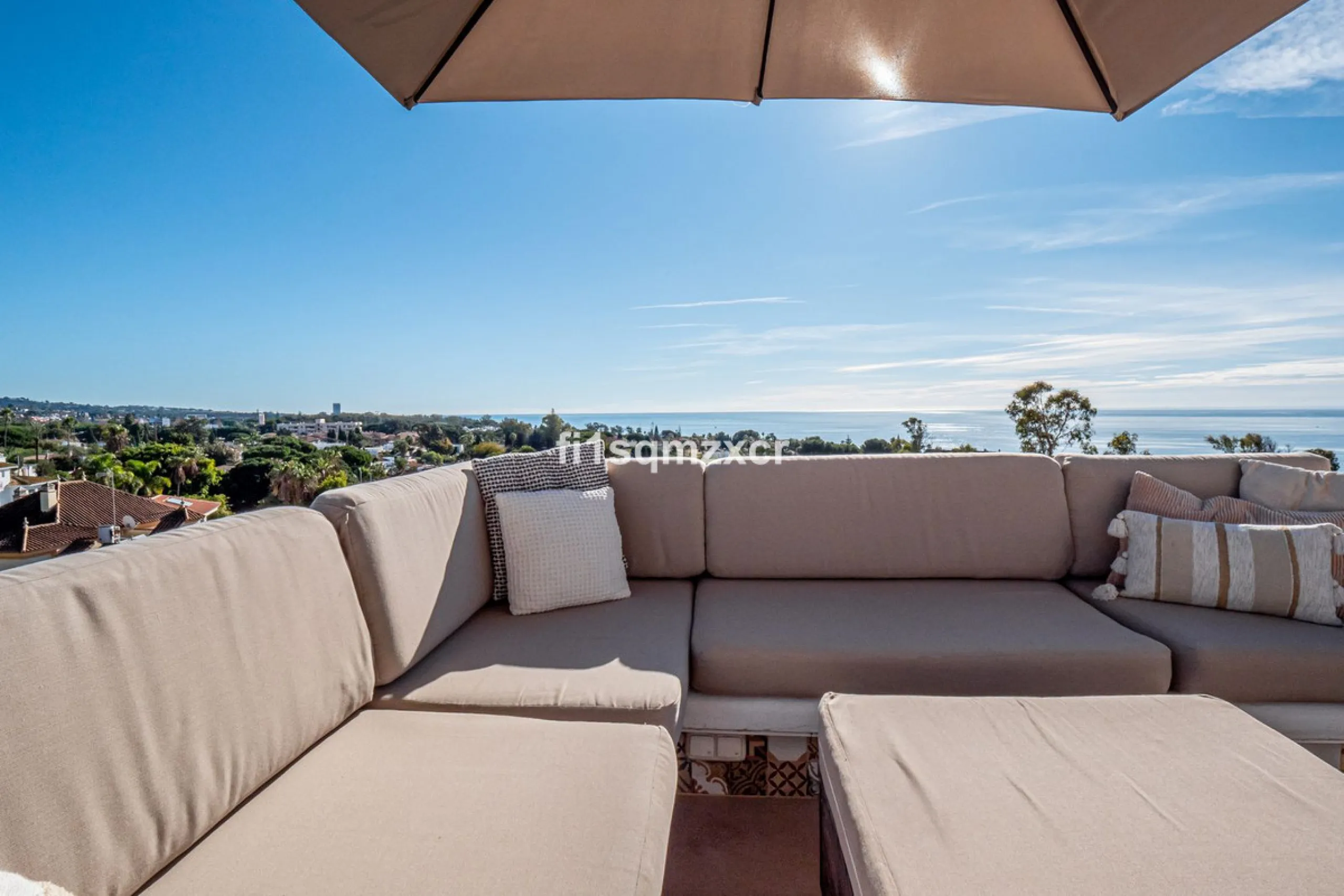 This unique corner penthouse with extraordinary views is located just a few minutes' walk from one of Marbella's most beautiful beaches, home to the best beach clubs, chiringuitos, and beach restaurants. The property has been completely redesigned and mod