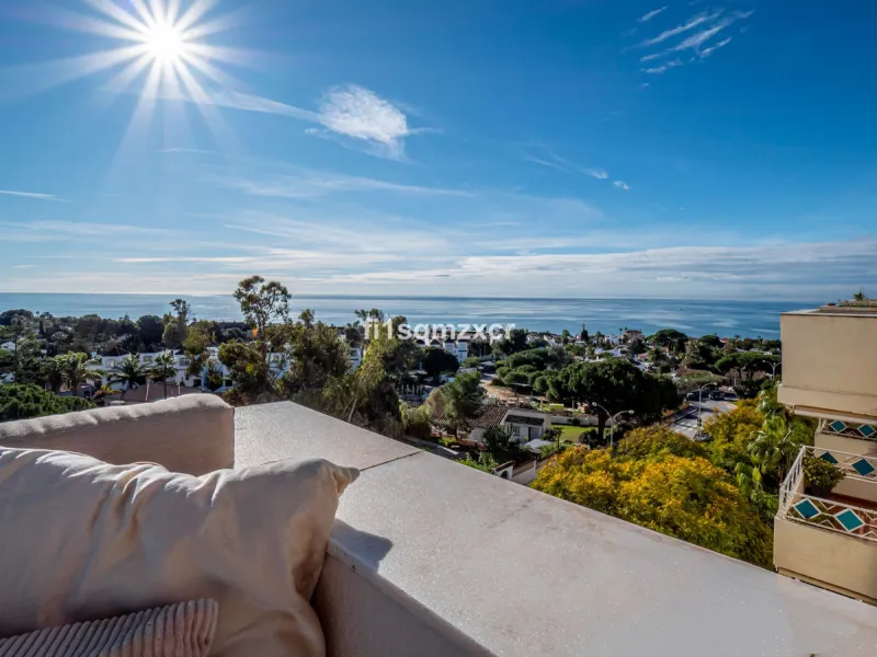 This unique corner penthouse with extraordinary views is located just a few minutes' walk from one of Marbella's most beautiful beaches, home to the best beach clubs, chiringuitos, and beach restaurants. The property has been completely redesigned and mod