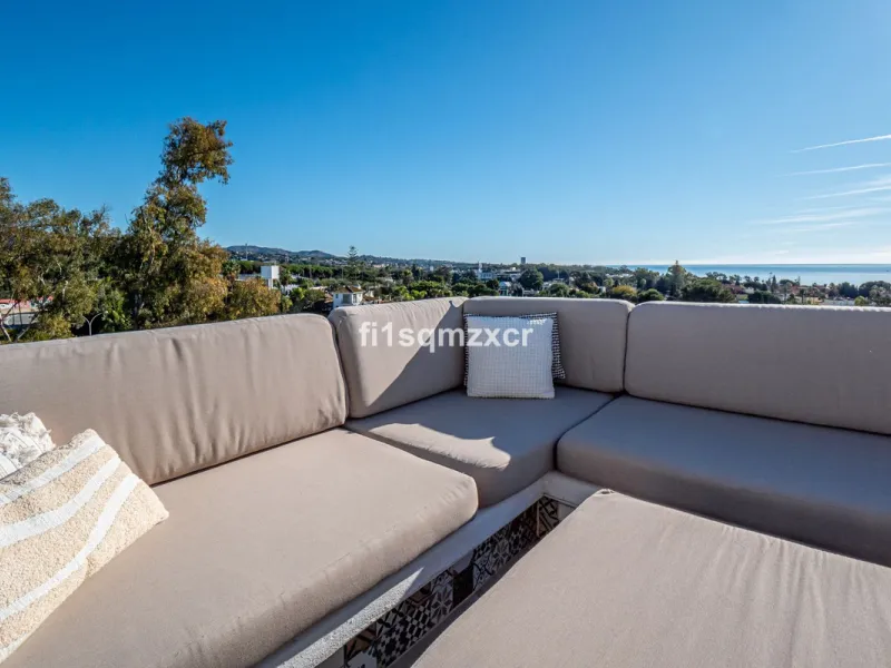 This unique corner penthouse with extraordinary views is located just a few minutes' walk from one of Marbella's most beautiful beaches, home to the best beach clubs, chiringuitos, and beach restaurants. The property has been completely redesigned and mod