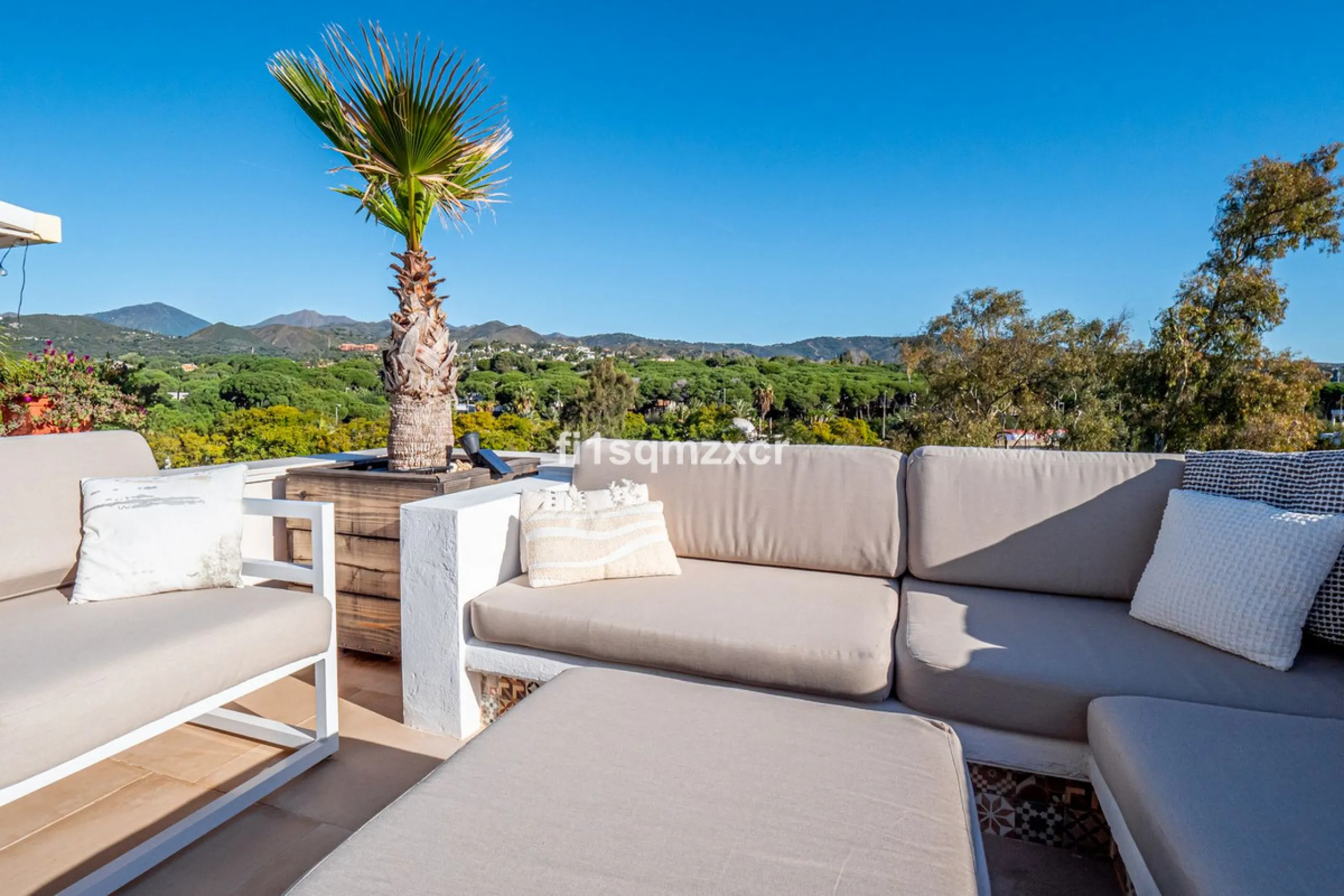 This unique corner penthouse with extraordinary views is located just a few minutes' walk from one of Marbella's most beautiful beaches, home to the best beach clubs, chiringuitos, and beach restaurants. The property has been completely redesigned and mod