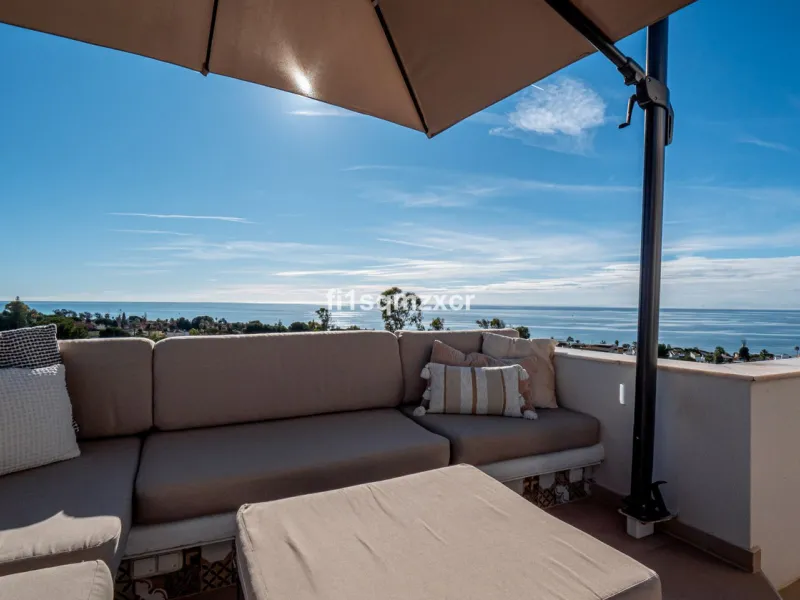 This unique corner penthouse with extraordinary views is located just a few minutes' walk from one of Marbella's most beautiful beaches, home to the best beach clubs, chiringuitos, and beach restaurants. The property has been completely redesigned and mod