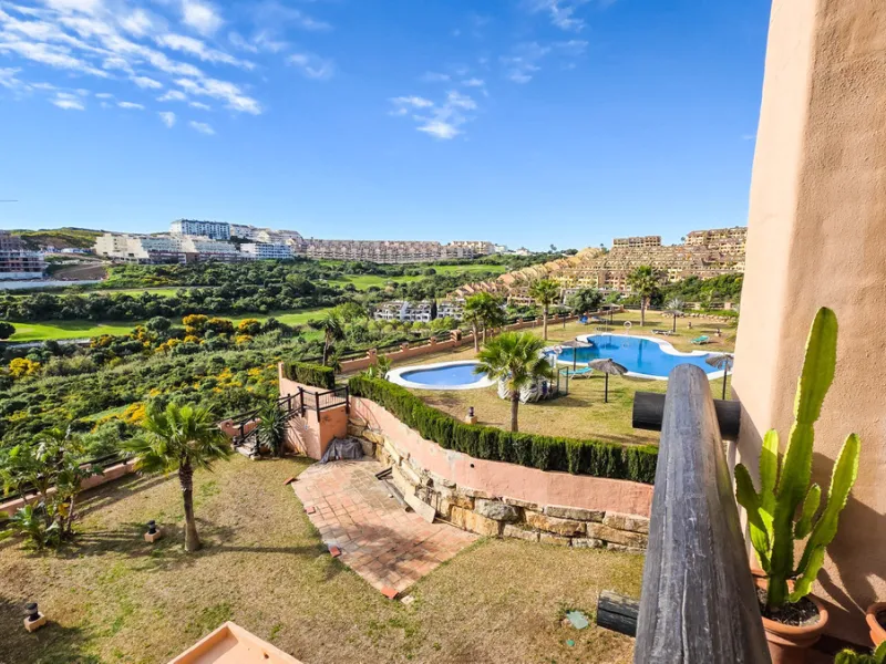 Ideally positioned on the frontline between San Luis de Sabinillas and La Duquesa, this well-presented apartment offers unobstructed panoramic sea views and a location that places both the beach and marina within easy walking distance. Set within a sought