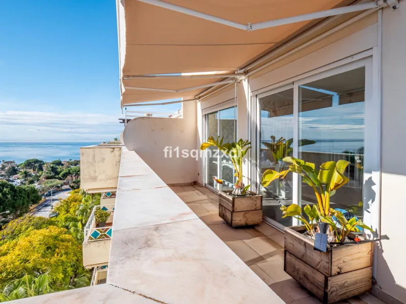 This unique corner penthouse with extraordinary views is located just a few minutes' walk from one of Marbella's most beautiful beaches, home to the best beach clubs, chiringuitos, and beach restaurants. The property has been completely redesigned and mod