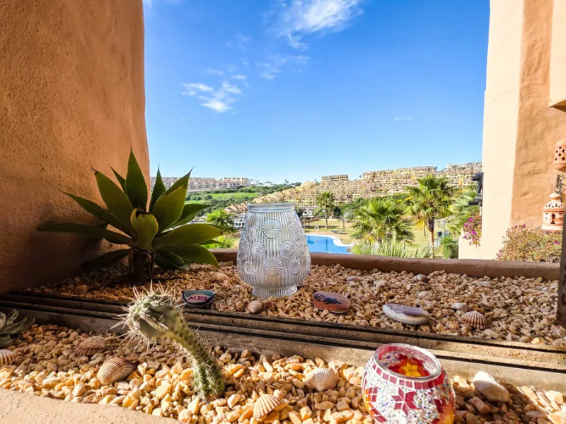 Ideally positioned on the frontline between San Luis de Sabinillas and La Duquesa, this well-presented apartment offers unobstructed panoramic sea views and a location that places both the beach and marina within easy walking distance. Set within a sought