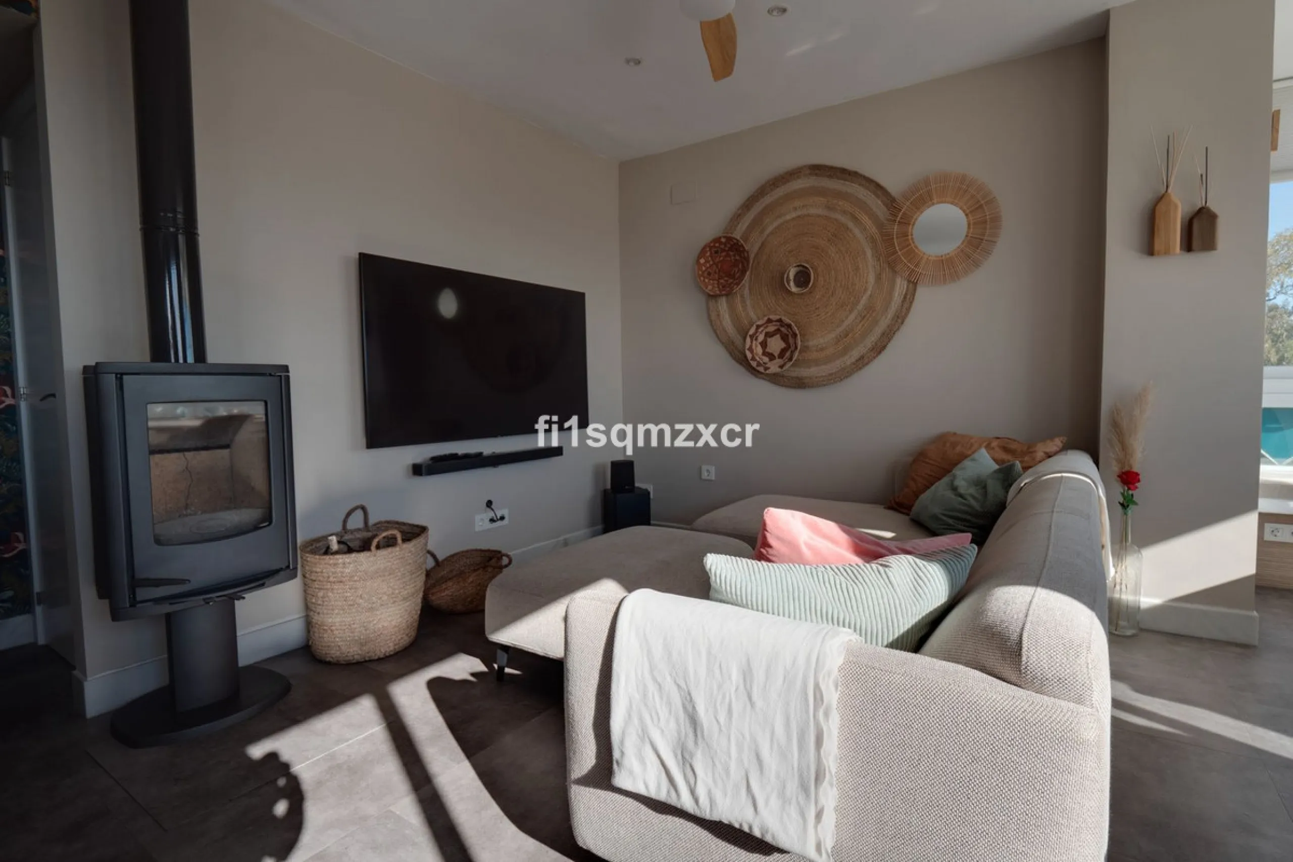 This unique corner penthouse with extraordinary views is located just a few minutes' walk from one of Marbella's most beautiful beaches, home to the best beach clubs, chiringuitos, and beach restaurants. The property has been completely redesigned and mod