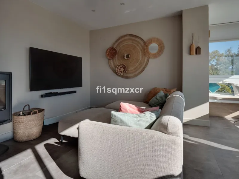 This unique corner penthouse with extraordinary views is located just a few minutes' walk from one of Marbella's most beautiful beaches, home to the best beach clubs, chiringuitos, and beach restaurants. The property has been completely redesigned and mod
