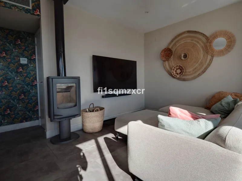 This unique corner penthouse with extraordinary views is located just a few minutes' walk from one of Marbella's most beautiful beaches, home to the best beach clubs, chiringuitos, and beach restaurants. The property has been completely redesigned and mod