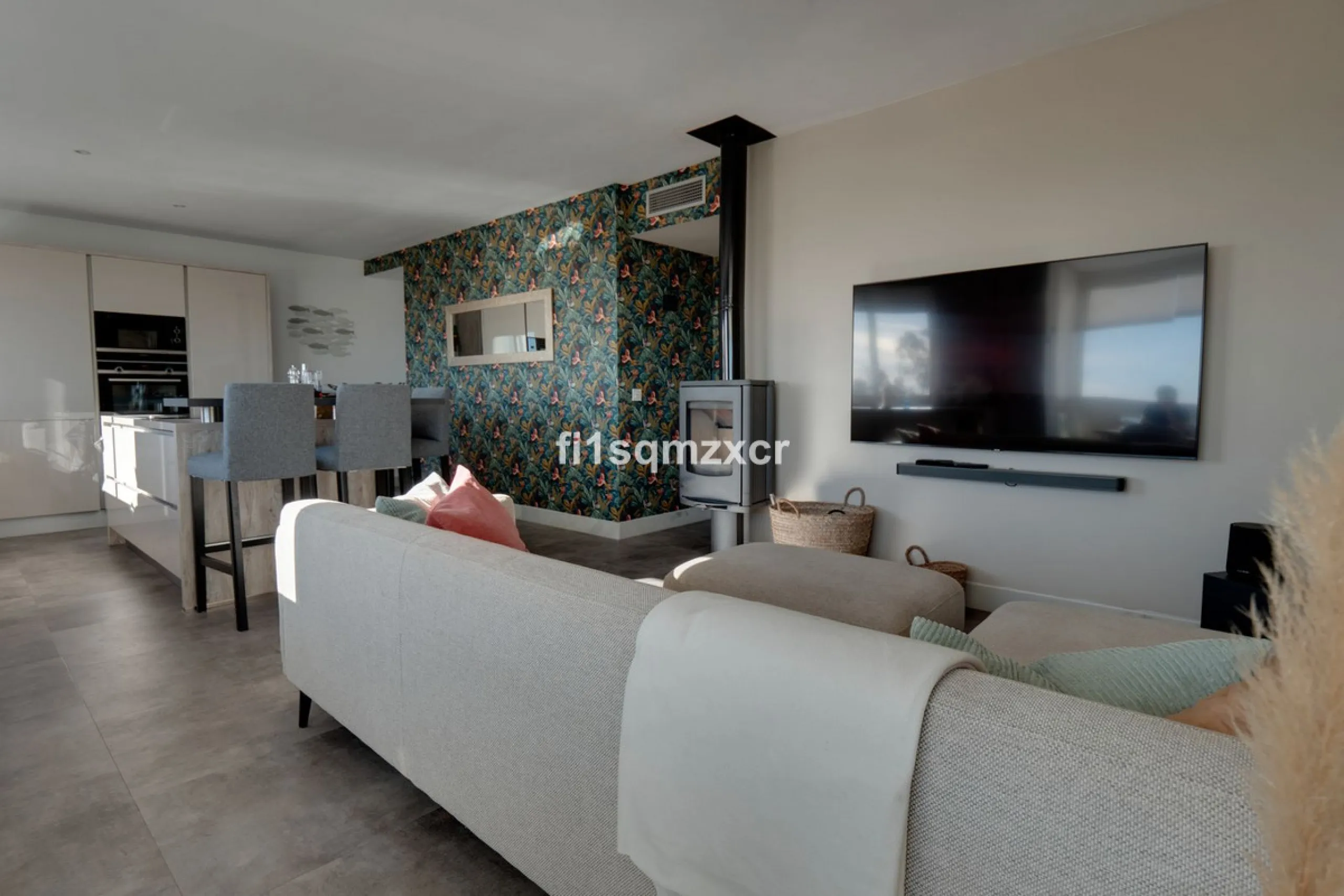 This unique corner penthouse with extraordinary views is located just a few minutes' walk from one of Marbella's most beautiful beaches, home to the best beach clubs, chiringuitos, and beach restaurants. The property has been completely redesigned and mod
