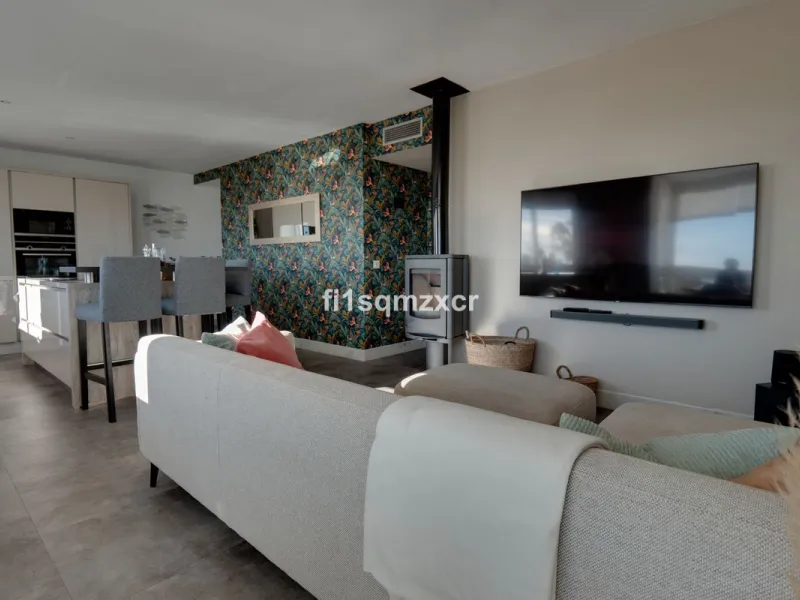 This unique corner penthouse with extraordinary views is located just a few minutes' walk from one of Marbella's most beautiful beaches, home to the best beach clubs, chiringuitos, and beach restaurants. The property has been completely redesigned and mod