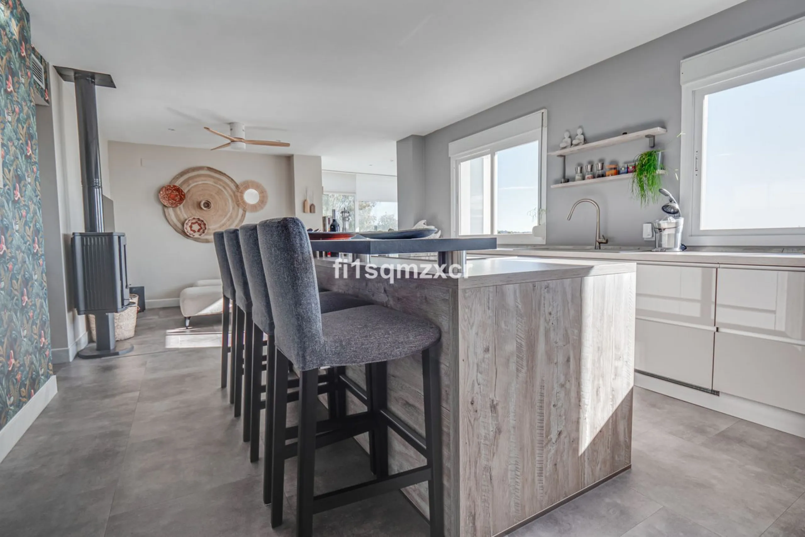 This unique corner penthouse with extraordinary views is located just a few minutes' walk from one of Marbella's most beautiful beaches, home to the best beach clubs, chiringuitos, and beach restaurants. The property has been completely redesigned and mod
