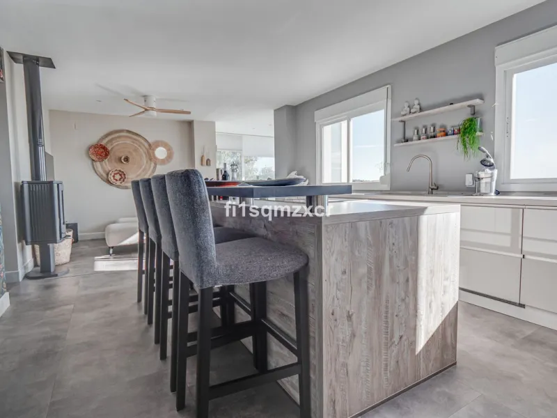 This unique corner penthouse with extraordinary views is located just a few minutes' walk from one of Marbella's most beautiful beaches, home to the best beach clubs, chiringuitos, and beach restaurants. The property has been completely redesigned and mod