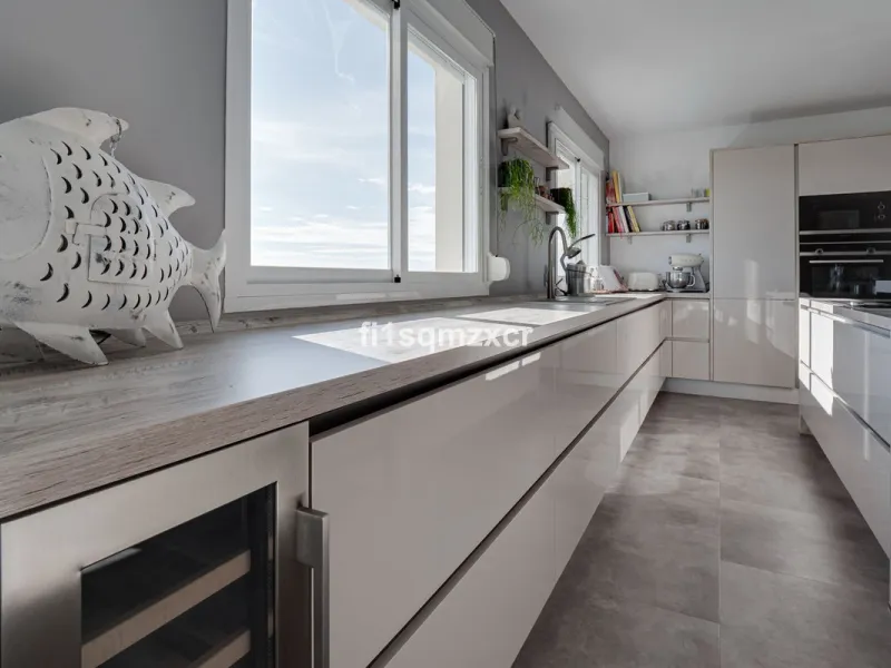 This unique corner penthouse with extraordinary views is located just a few minutes' walk from one of Marbella's most beautiful beaches, home to the best beach clubs, chiringuitos, and beach restaurants. The property has been completely redesigned and mod