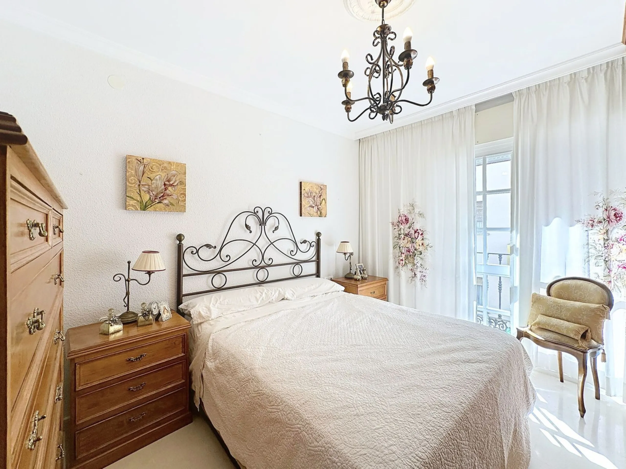 Unique Opportunity on a Main Street in the Center of Estepona – Just Steps from the Sea.