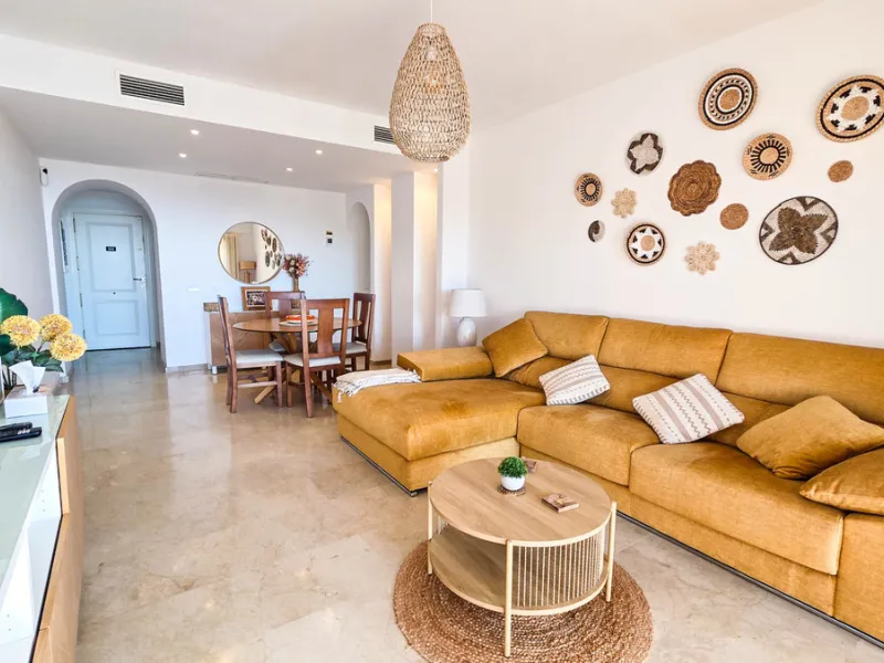 Ideally positioned on the frontline between San Luis de Sabinillas and La Duquesa, this well-presented apartment offers unobstructed panoramic sea views and a location that places both the beach and marina within easy walking distance. Set within a sought