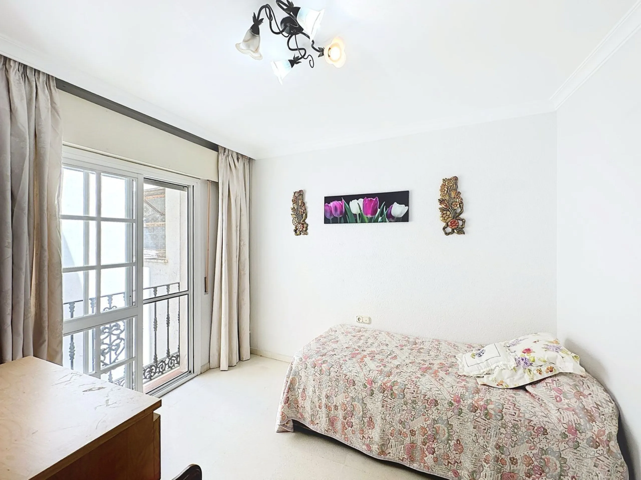 Unique Opportunity on a Main Street in the Center of Estepona – Just Steps from the Sea.
