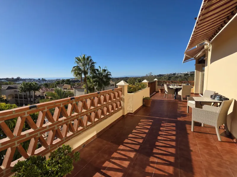 This beautiful apartment is the epitome of Marbella living: bright, spacious, plenty of outdoor space, 5 star resort amenities and stunning views. This corner apartment offers the most sensational views across the coastline and surrounding mountainside fr