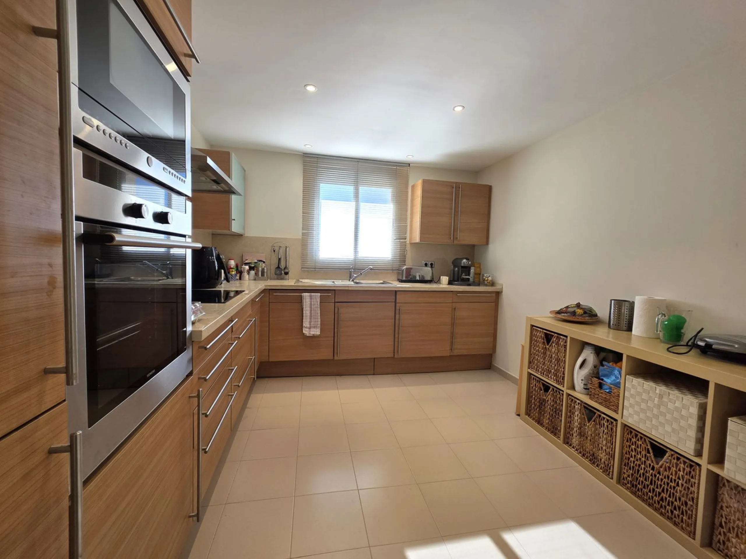 This beautiful apartment is the epitome of Marbella living: bright, spacious, plenty of outdoor space, 5 star resort amenities and stunning views. This corner apartment offers the most sensational views across the coastline and surrounding mountainside fr