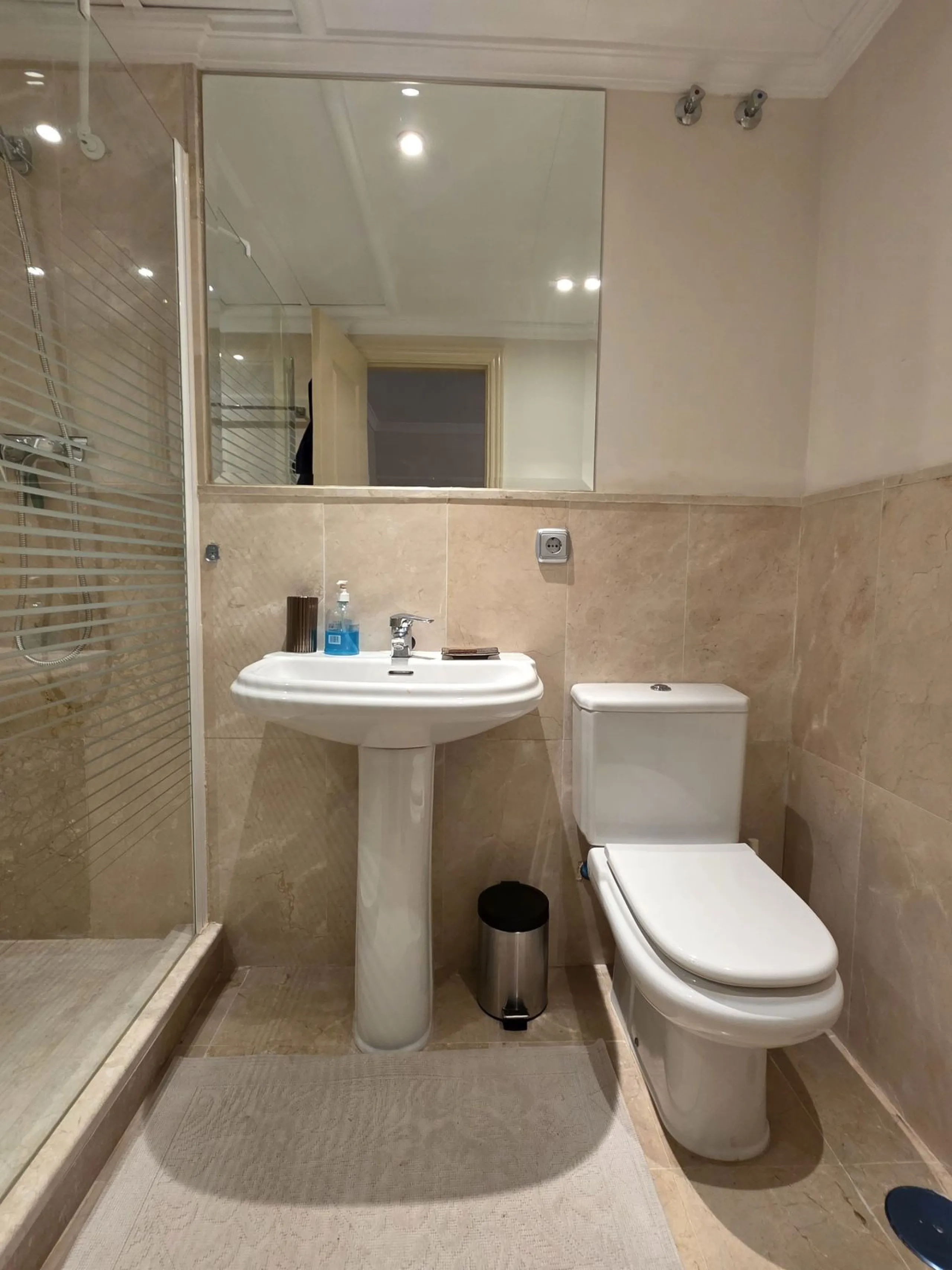This beautiful apartment is the epitome of Marbella living: bright, spacious, plenty of outdoor space, 5 star resort amenities and stunning views. This corner apartment offers the most sensational views across the coastline and surrounding mountainside fr