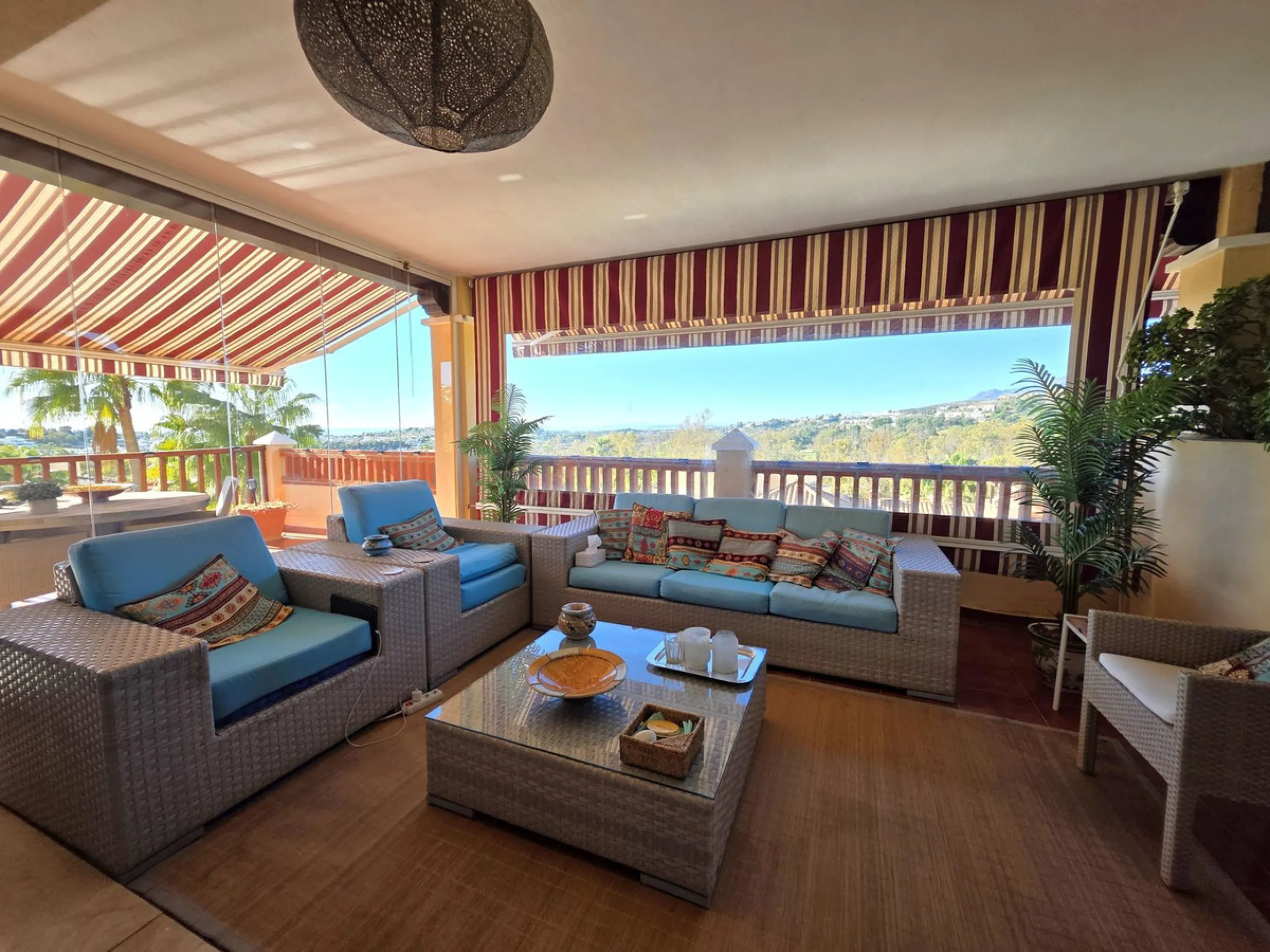 This beautiful apartment is the epitome of Marbella living: bright, spacious, plenty of outdoor space, 5 star resort amenities and stunning views. This corner apartment offers the most sensational views across the coastline and surrounding mountainside fr