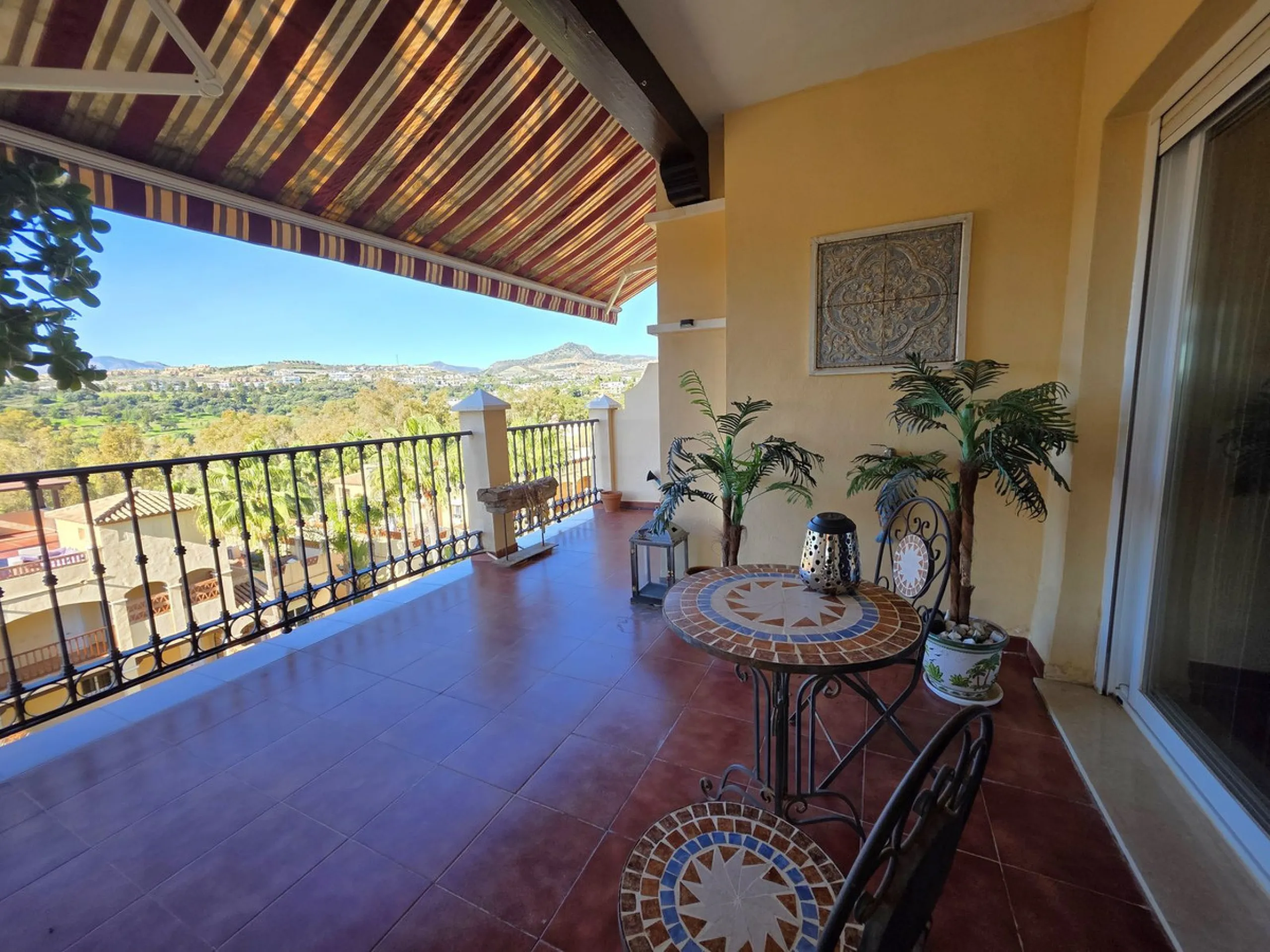 This beautiful apartment is the epitome of Marbella living: bright, spacious, plenty of outdoor space, 5 star resort amenities and stunning views. This corner apartment offers the most sensational views across the coastline and surrounding mountainside fr