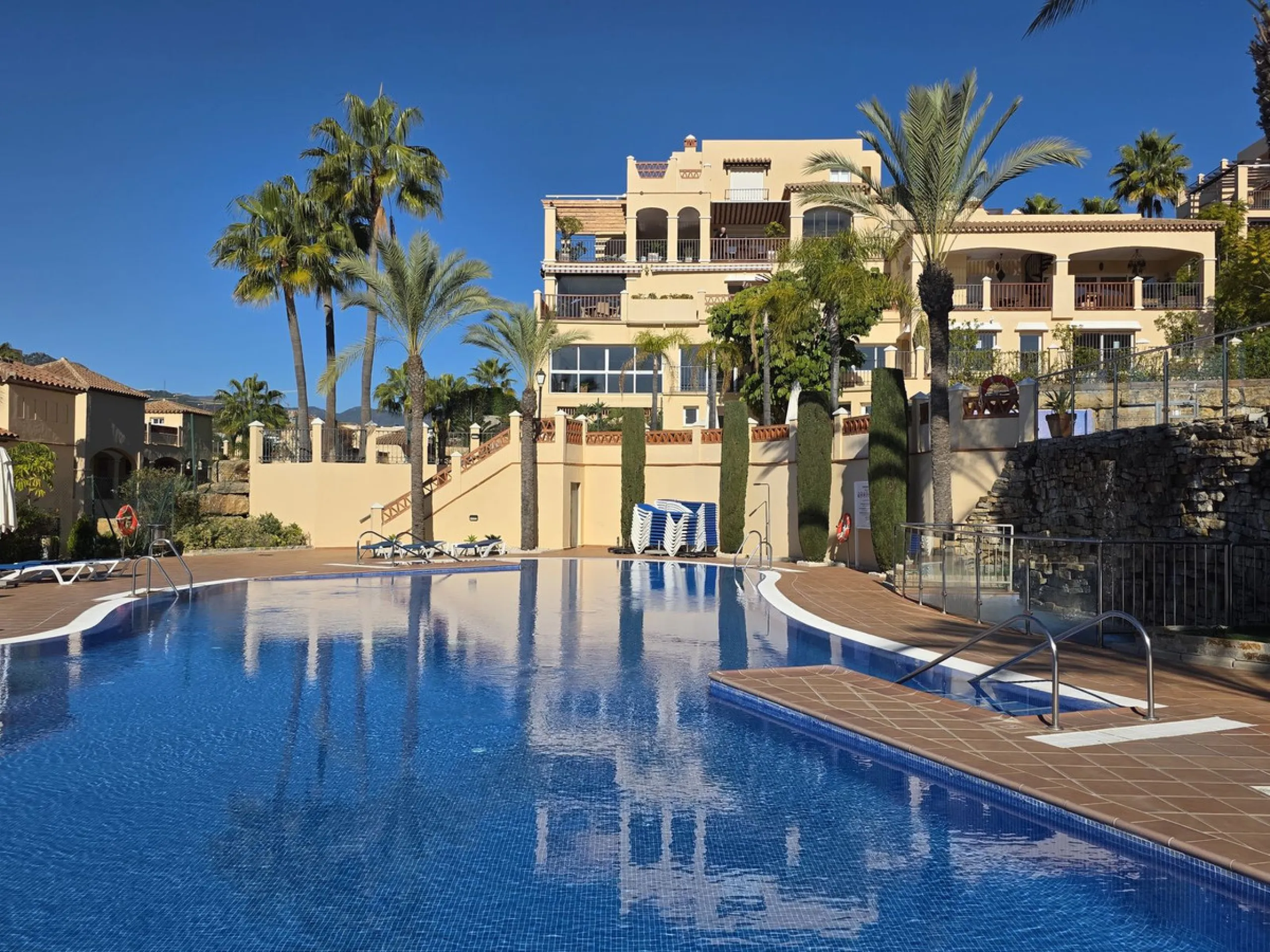 This beautiful apartment is the epitome of Marbella living: bright, spacious, plenty of outdoor space, 5 star resort amenities and stunning views. This corner apartment offers the most sensational views across the coastline and surrounding mountainside fr