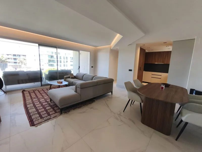 Apartment - Middle Floor Apartment в продаже в Marbella, Málaga. В доме 2 спален и 2 ванных комнат. Площадь дома 103 м²