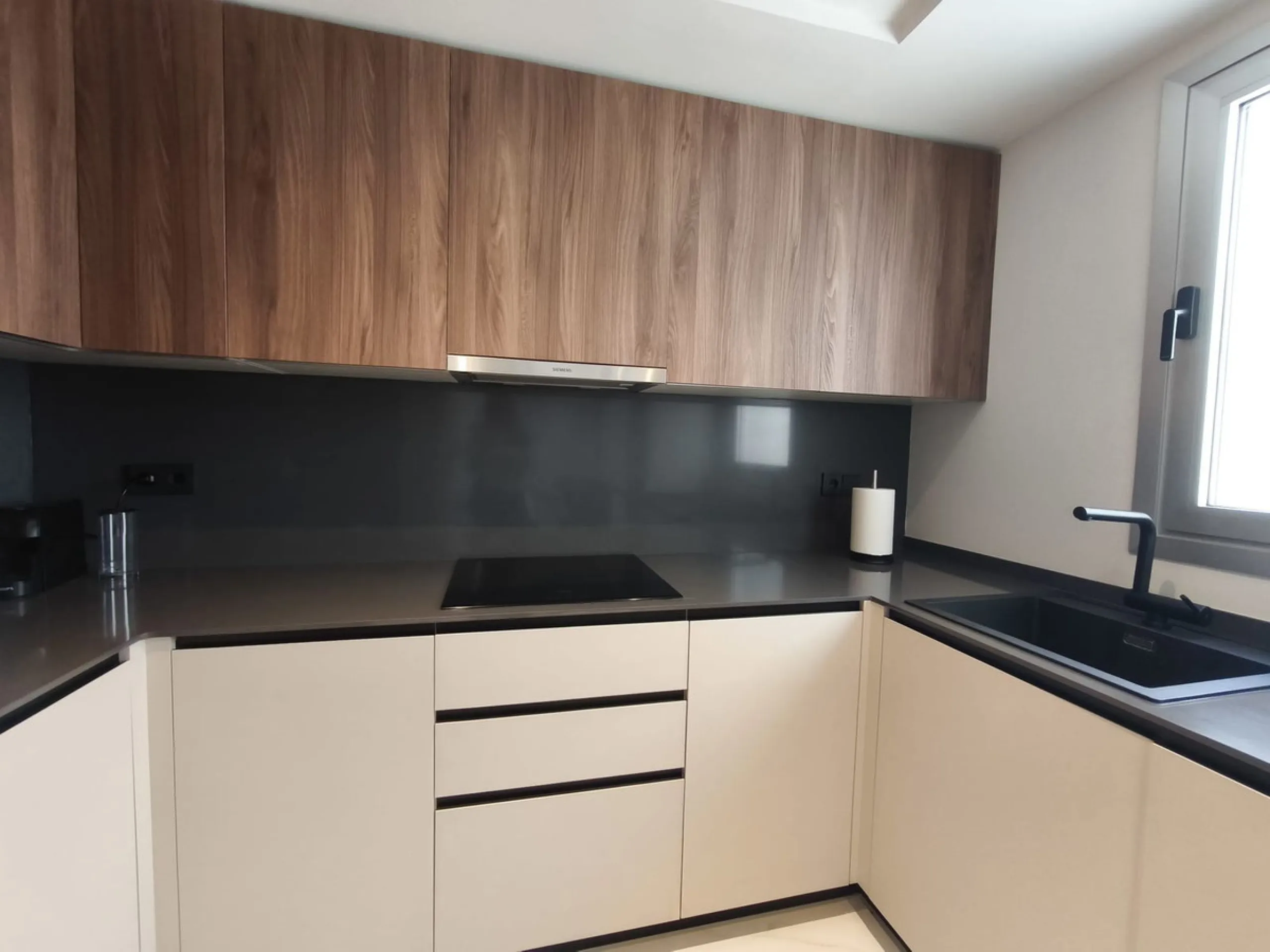 Apartment - Middle Floor Apartment в продаже в Marbella, Málaga. В доме 2 спален и 2 ванных комнат. Площадь дома 103 м²
