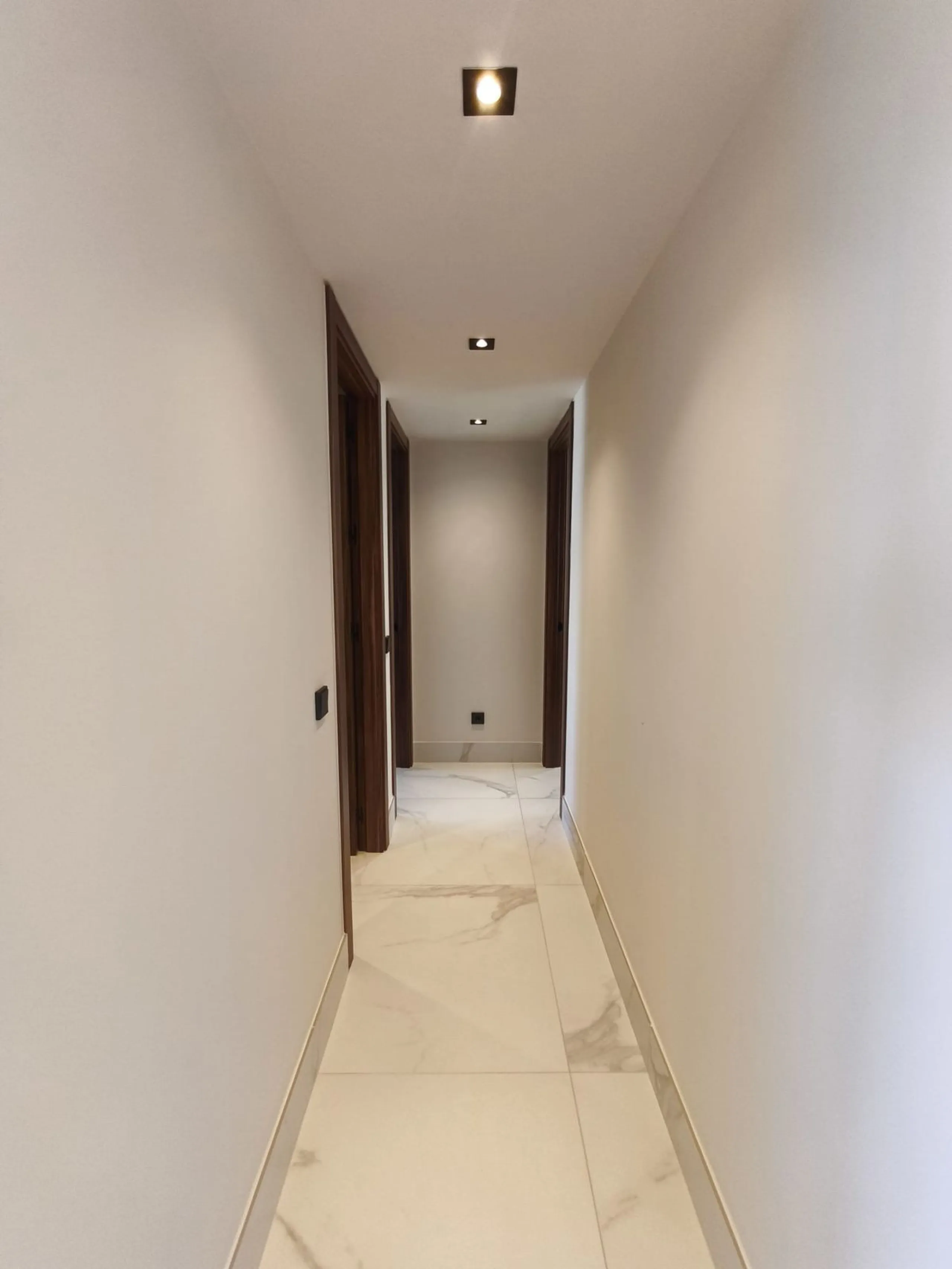Apartment - Middle Floor Apartment в продаже в Marbella, Málaga. В доме 2 спален и 2 ванных комнат. Площадь дома 103 м²