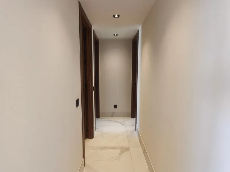 Apartment - Middle Floor Apartment в продаже в Marbella, Málaga. В доме 2 спален и 2 ванных комнат. Площадь дома 103 м²