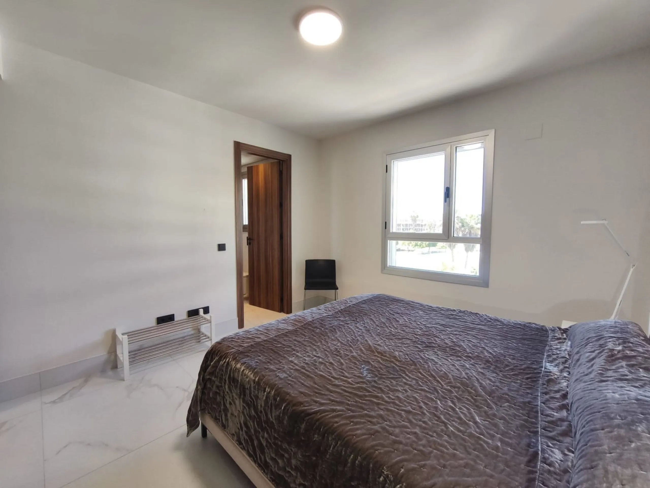 Apartment - Middle Floor Apartment в продаже в Marbella, Málaga. В доме 2 спален и 2 ванных комнат. Площадь дома 103 м²