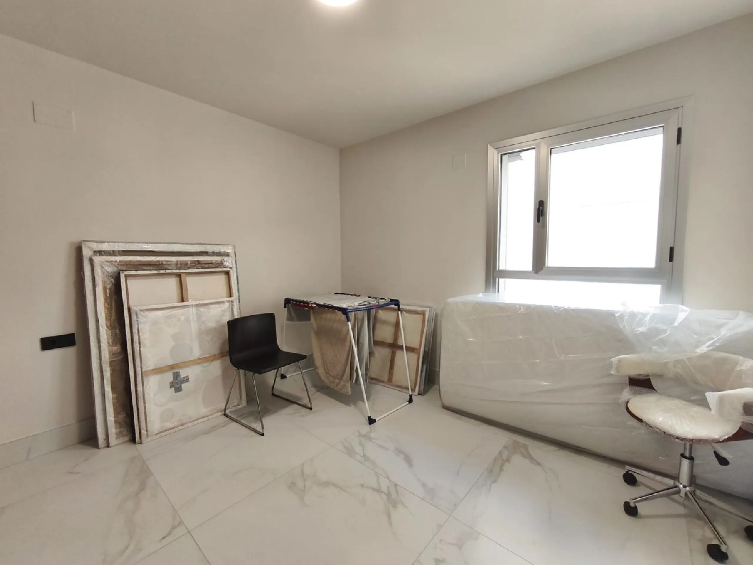 Apartment - Middle Floor Apartment в продаже в Marbella, Málaga. В доме 2 спален и 2 ванных комнат. Площадь дома 103 м²