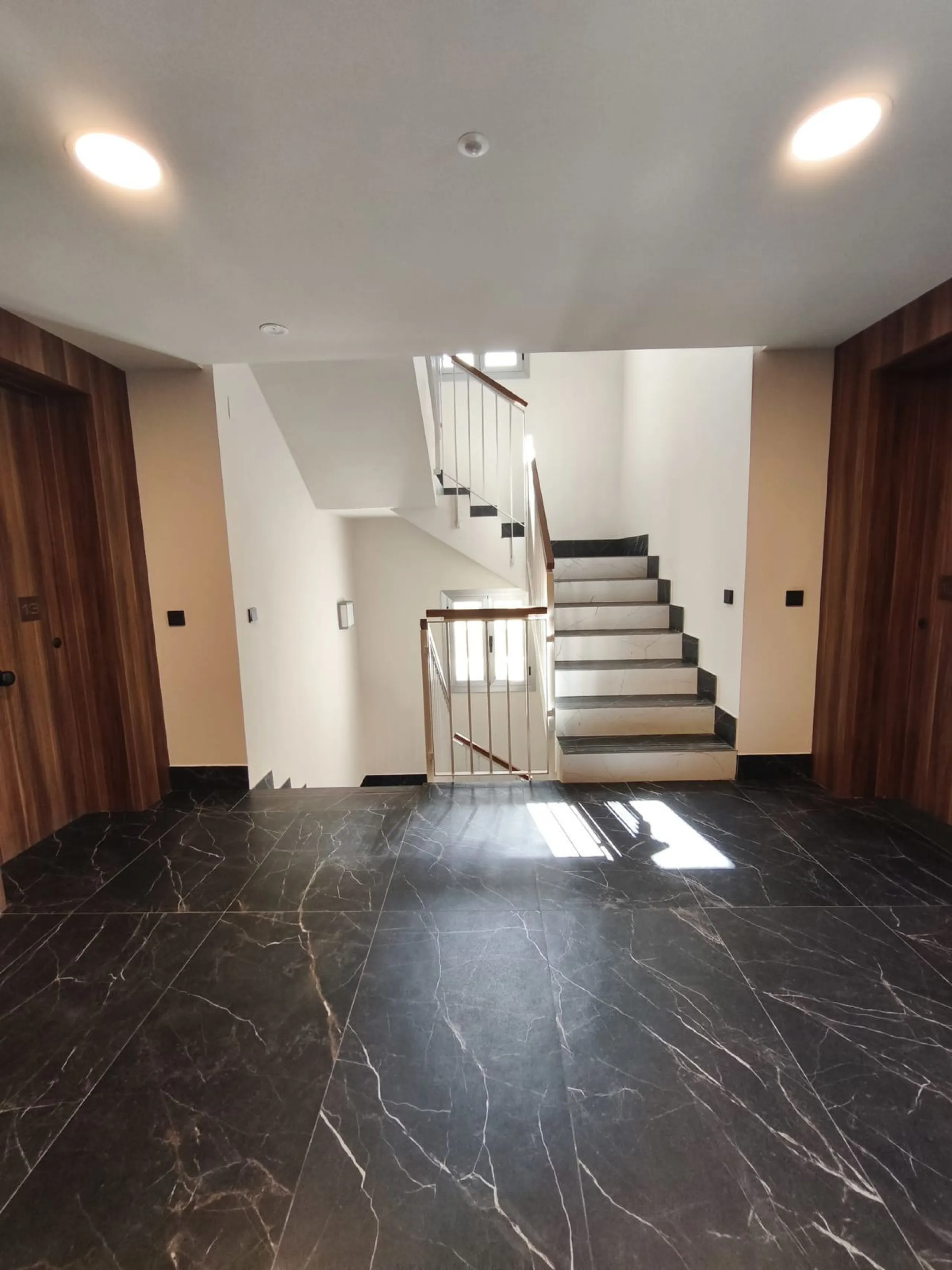 Apartment - Middle Floor Apartment в продаже в Marbella, Málaga. В доме 2 спален и 2 ванных комнат. Площадь дома 103 м²