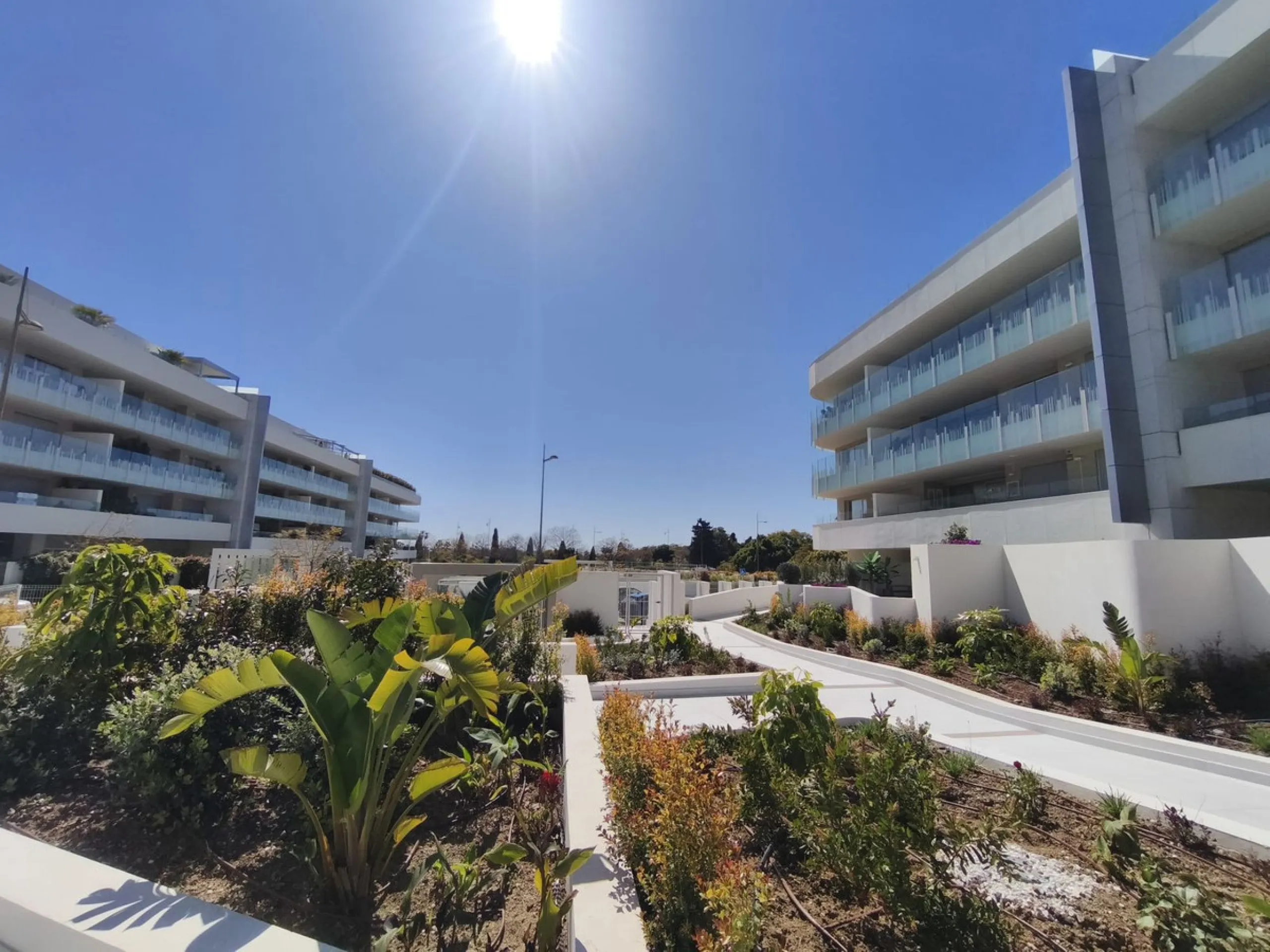 Apartment - Middle Floor Apartment в продаже в Marbella, Málaga. В доме 2 спален и 2 ванных комнат. Площадь дома 103 м²