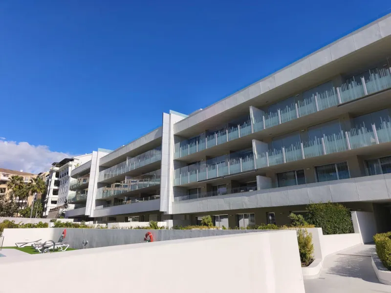 Apartment - Middle Floor Apartment в продаже в Marbella, Málaga. В доме 2 спален и 2 ванных комнат. Площадь дома 103 м²