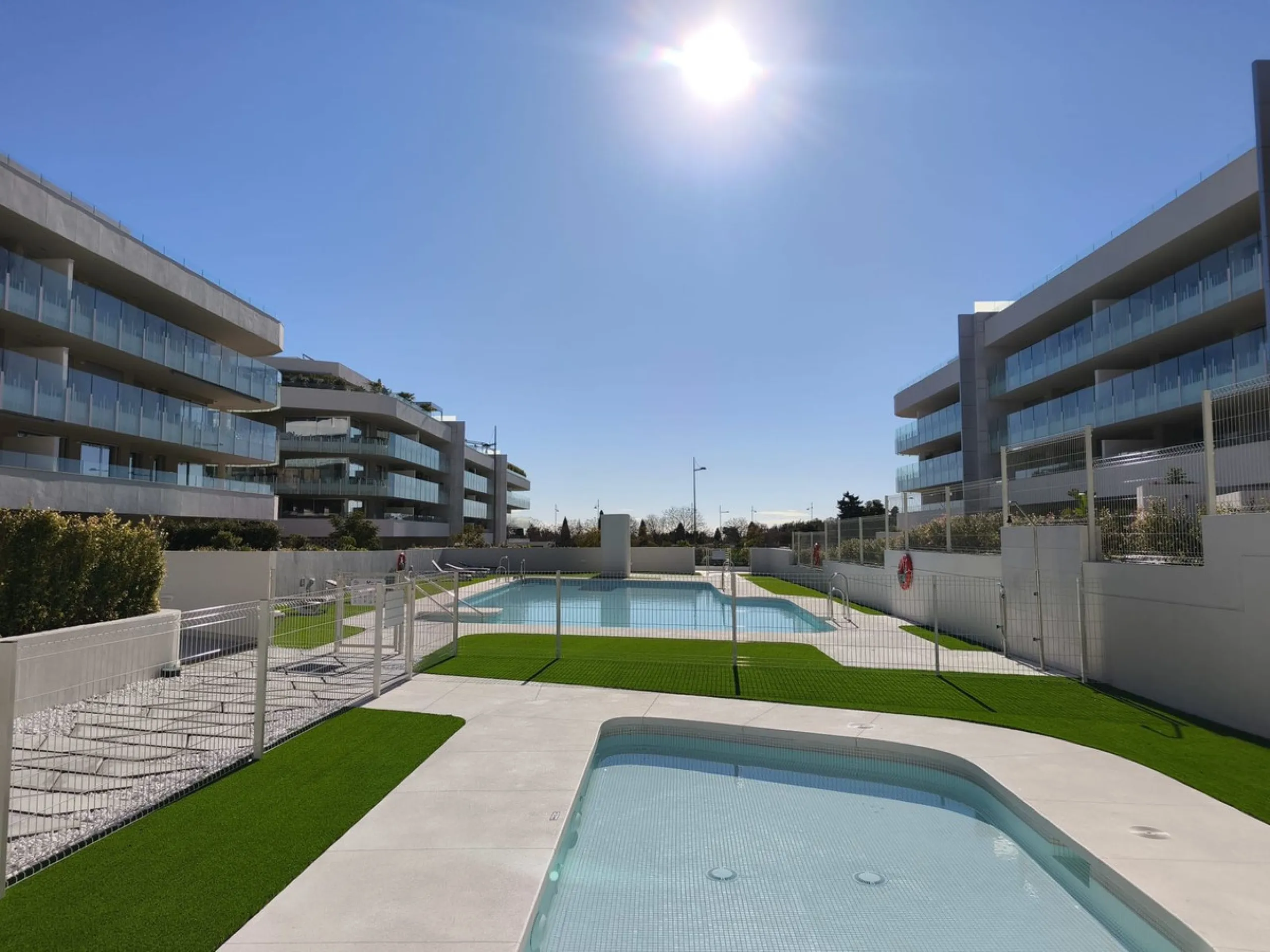 Apartment - Middle Floor Apartment в продаже в Marbella, Málaga. В доме 2 спален и 2 ванных комнат. Площадь дома 103 м²