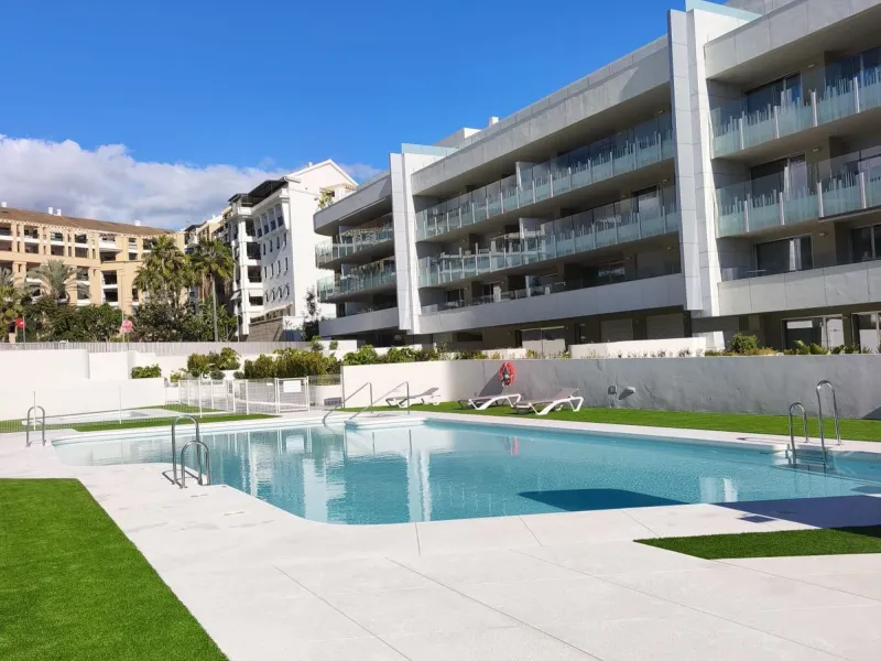 Apartment - Middle Floor Apartment в продаже в Marbella, Málaga. В доме 2 спален и 2 ванных комнат. Площадь дома 103 м²
