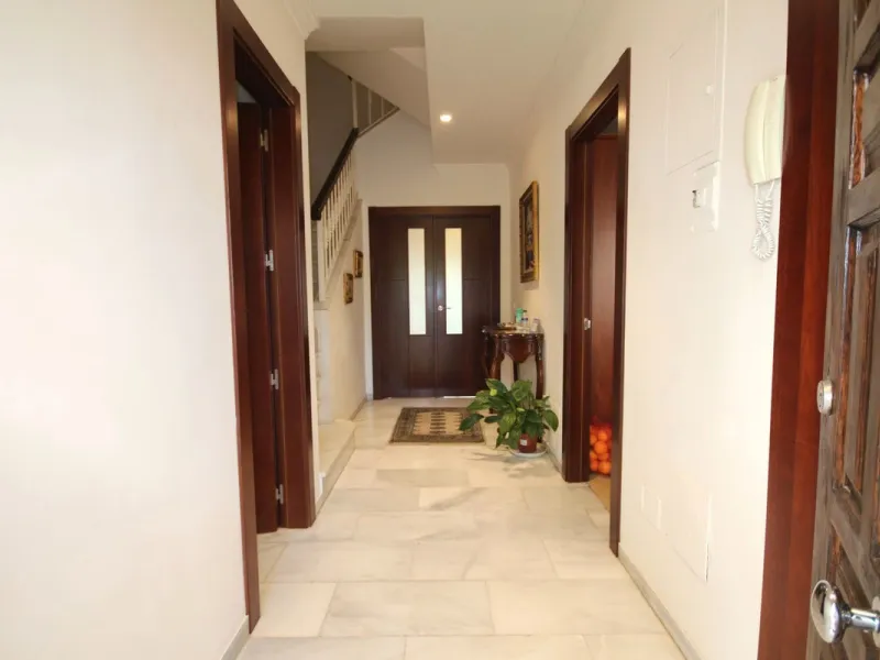 Spacious 5-Bedroom Townhouse in a Prime Marbella Location