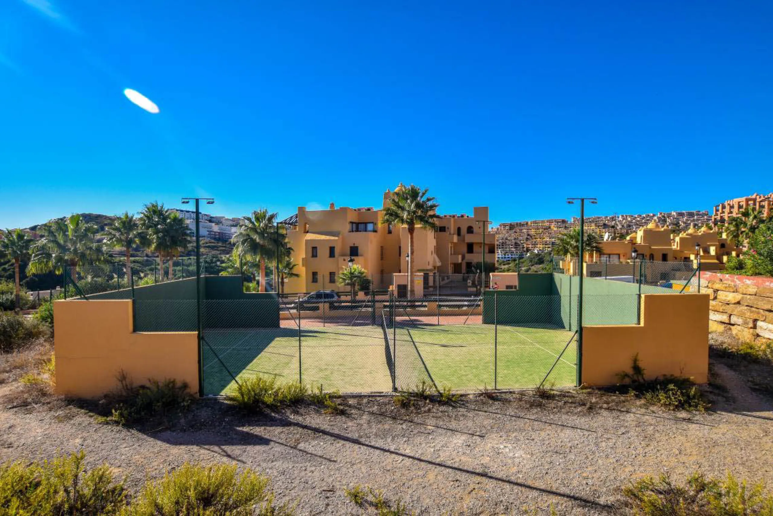 Ideally positioned on the frontline between San Luis de Sabinillas and La Duquesa, this well-presented apartment offers unobstructed panoramic sea views and a location that places both the beach and marina within easy walking distance. Set within a sought