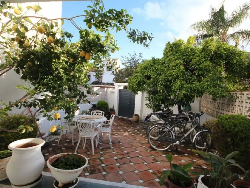 Spacious 5-Bedroom Townhouse in a Prime Marbella Location